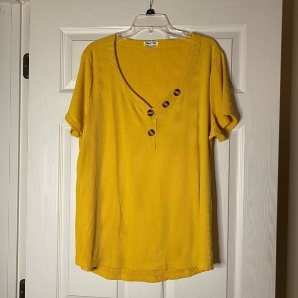 Paper Tee Women’s Pullover Plus Size Top - Picture 2 of 6